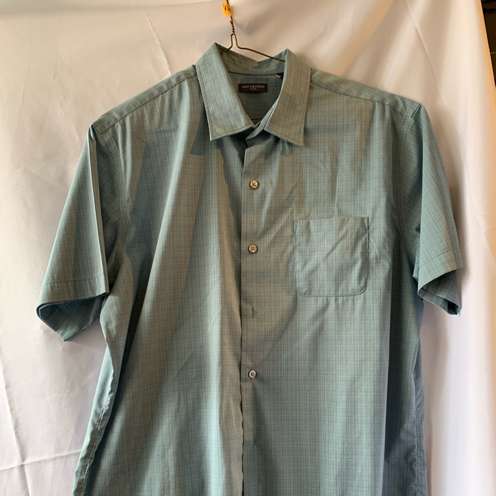Van Heusen Button up shirt sage green L